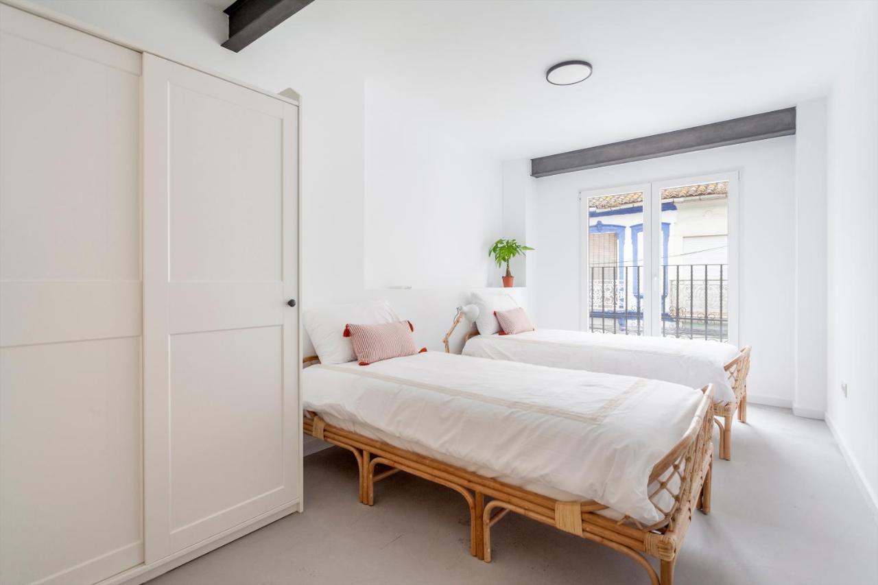 Three Floor House With Terrace Villa Valencia Exterior photo